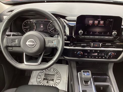 Used 2025 Nissan Pathfinder SV AWD/4WD image 19