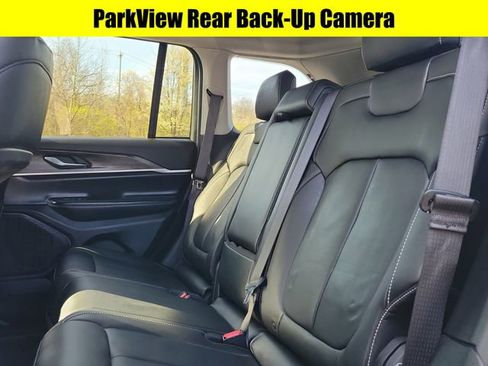 Used 2023 Jeep Grand Cherokee Limited AWD/4WD image 24