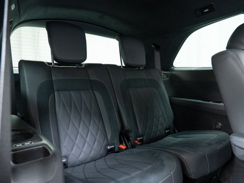 Certified 2025 Mercedes-Benz GLS 63 AMG 4MATIC image 25
