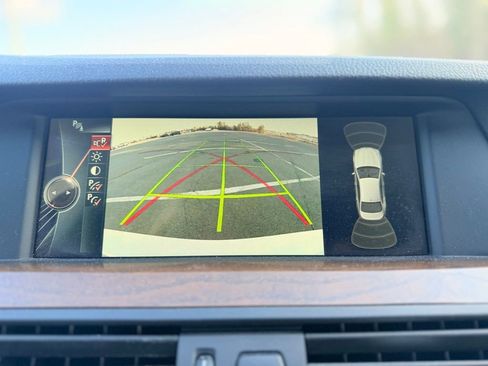 Used 2013 BMW 550i xDrive Sedan image 27