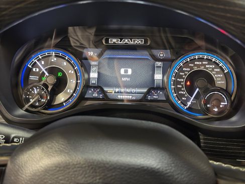 Used 2021 RAM 1500 Limited image 32