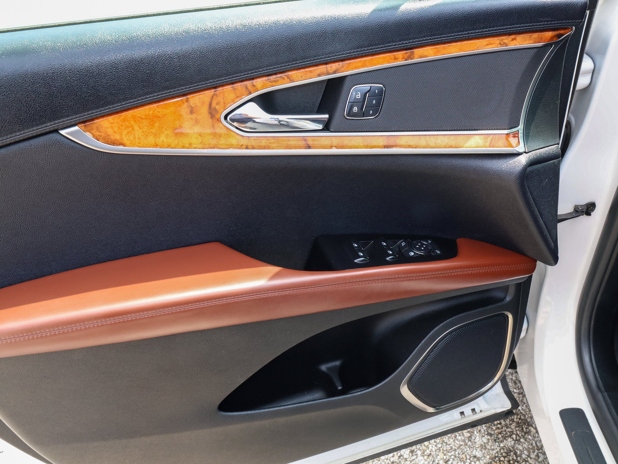 Used 2018 Lincoln MKX Reserve AWD/4WD image 15
