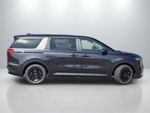 New 2026 Kia Carnival image 3
