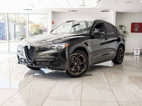 New 2025 Alfa Romeo Stelvio Sprint image 1