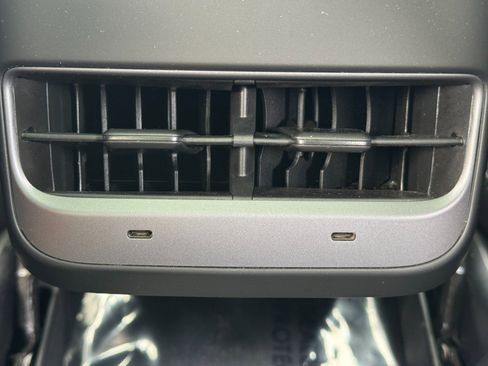 Used 2022 Tesla Model 3 image 32