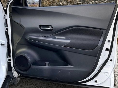 Used 2022 Nissan Kicks S image 21