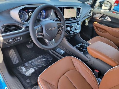 New 2026 Chrysler Pacifica Pinnacle AWD/4WD image 18