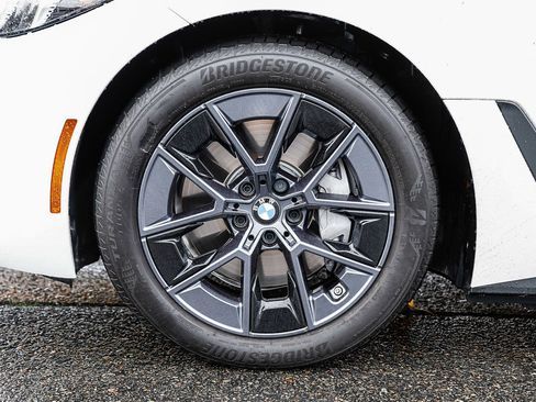 Used 2025 BMW i4 eDrive40 w/ Premium Package image 9