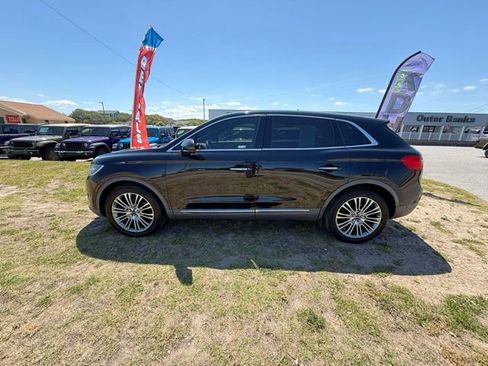 Used 2017 Lincoln MKX Reserve AWD/4WD image 4