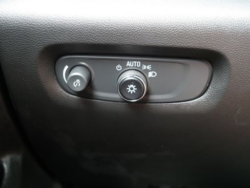 Used 2023 Chevrolet Traverse LT w/ LT Premium Package AWD/4WD image 26