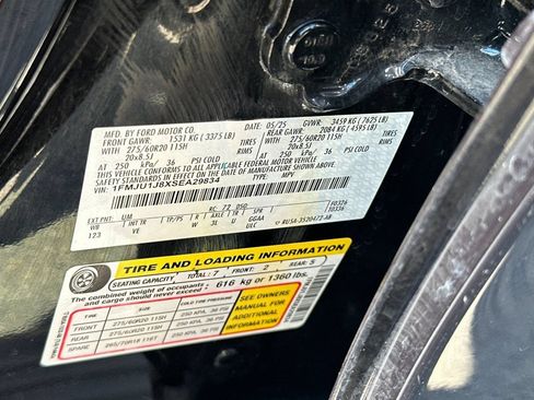 Used 2025 Ford Expedition Active AWD/4WD image 40