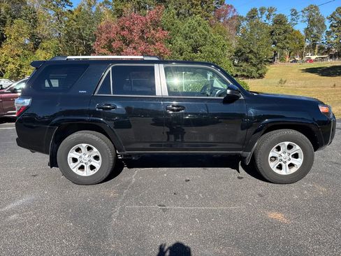 Used 2024 Toyota 4Runner SR5 image 6