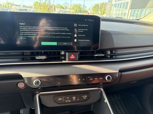 New 2026 Kia Carnival EX FWD image 12