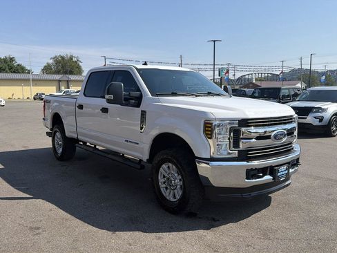 Used 2019 Ford F250 XLT w/ Snow Plow Prep Package AWD/4WD image 3