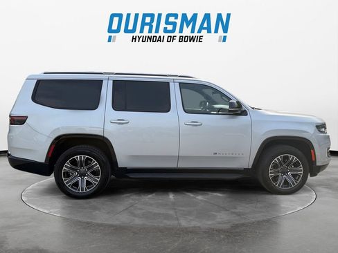 Used 2024 Jeep Wagoneer Series II AWD/4WD image 7