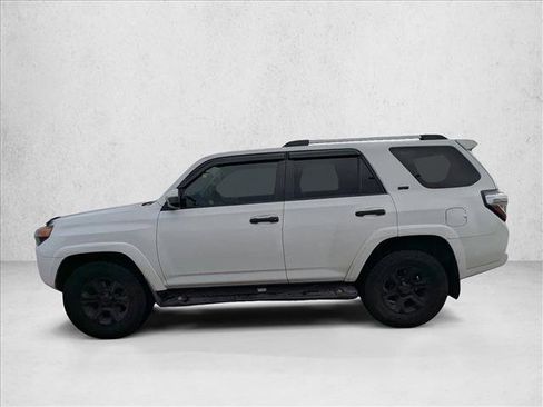 Used 2015 Toyota 4Runner SR5 image 8