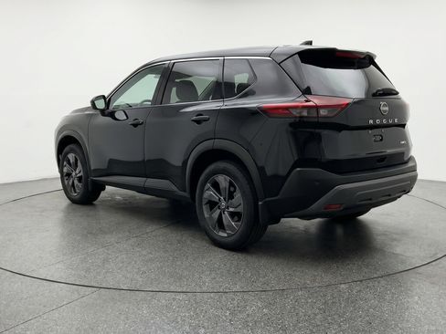 Used 2025 Nissan Rogue SV FWD image 6