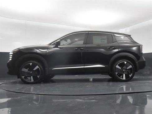 Used 2025 Nissan Kicks SR w/ SR Premium Package FWD image 26