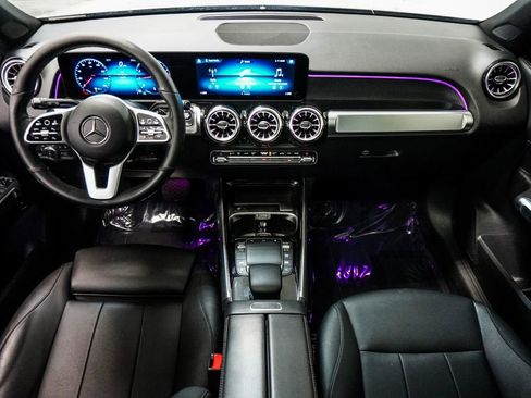 Used 2022 Mercedes-Benz GLB 250 4MATIC w/ Premium Package Lite image 11