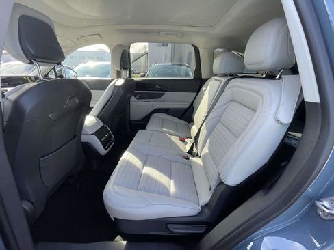 New 2026 Lincoln Nautilus Reserve image 8