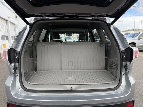 Used 2015 Toyota Highlander Limited AWD/4WD image 29