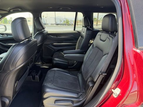 Used 2023 Jeep Grand Cherokee L Laredo AWD/4WD image 4