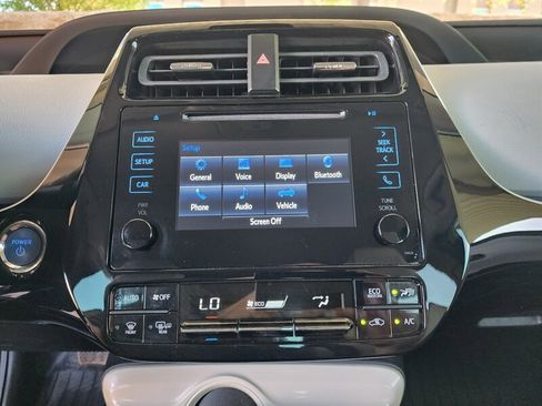 Used 2017 Toyota Prius Two FWD image 33