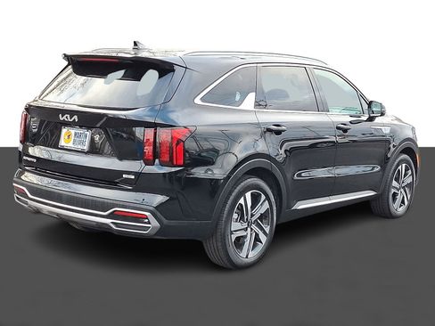 Certified 2023 Kia Sorento EX image 6