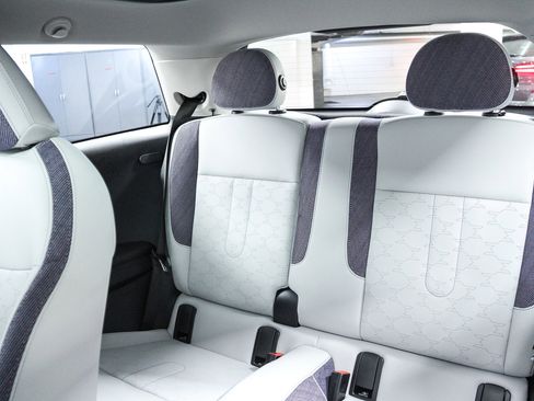 New 2026 MINI Cooper 2-Door Hardtop image 17