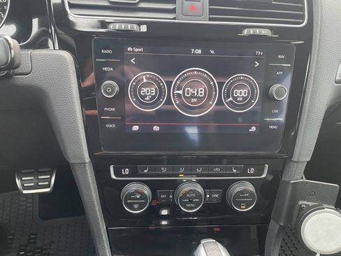 Used 2019 Volkswagen Golf 4-Door FWD image 25