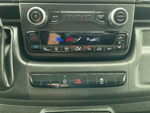 Used 2025 RAM ProMaster 2500 w/ Convenience Group FWD image 21