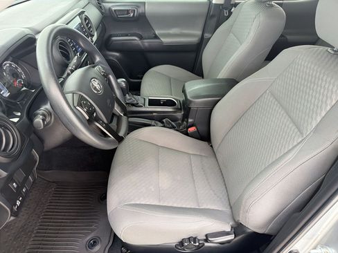 Used 2023 Toyota Tacoma SR AWD/4WD image 5