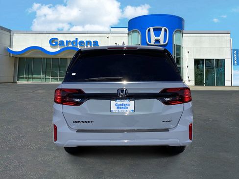 New 2026 Honda Odyssey Sport-L image 5