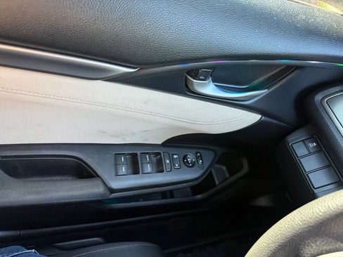 Used 2018 Honda Civic EX image 22