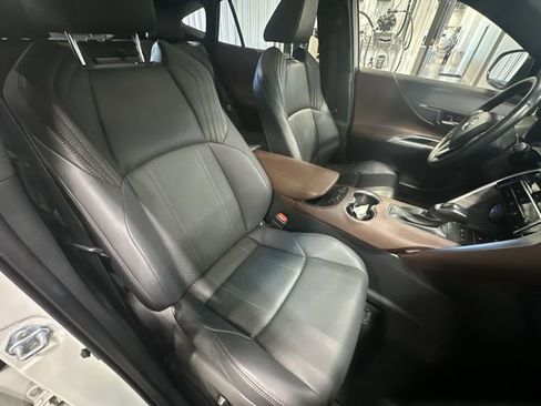 Used 2022 Toyota Venza Limited AWD/4WD image 32