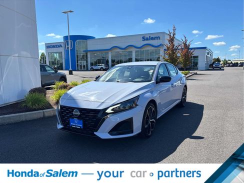 Used 2024 Nissan Altima 2.5 SR FWD image 1