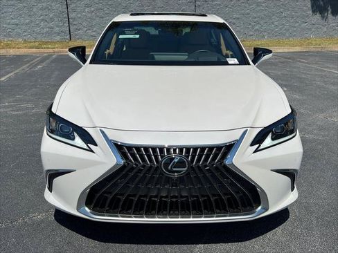 Certified 2024 Lexus ES 300h w/ Technology Package FWD image 2