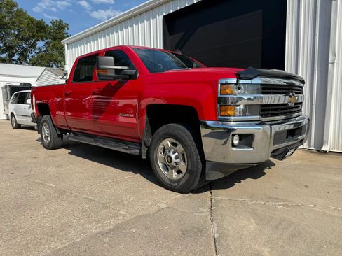 Used 2015 Chevrolet Silverado 2500 LT w/ LT Fleet Convenience Package AWD/4WD image 2