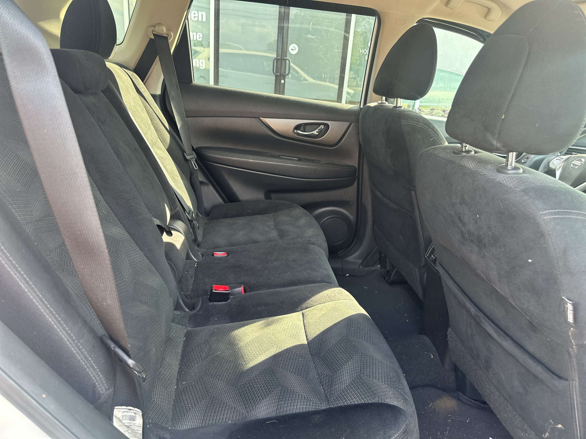 Used 2015 Nissan Rogue SV FWD image 13