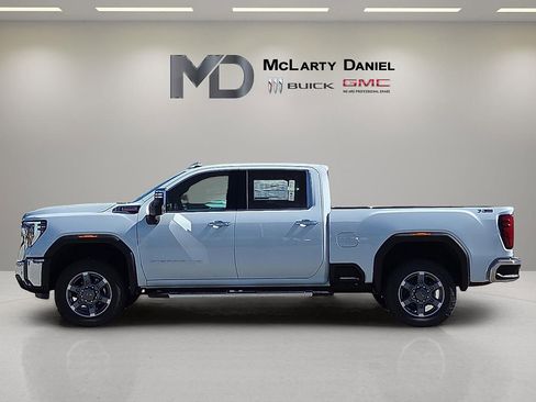 New 2026 GMC Sierra 2500 SLT w/ SLT Premium Package AWD/4WD image 3