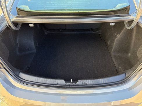 Used 2018 Chevrolet Malibu LT image 15