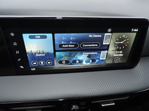 New 2026 Nissan Kicks SR image 18