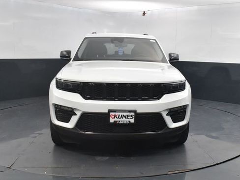 Used 2023 Jeep Grand Cherokee Limited w/ Black Appearance Package image 2