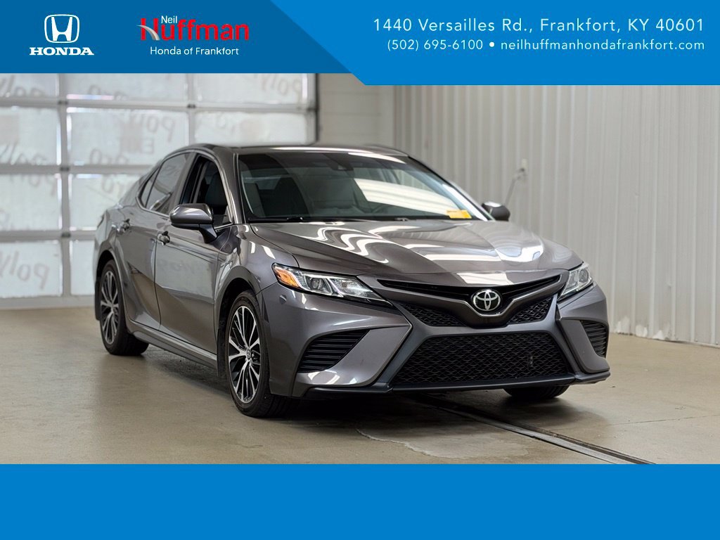Used 2020 Toyota Camry SE FWD image 1