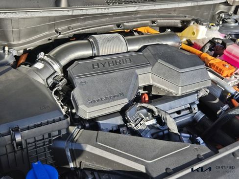 Certified 2025 Kia Sportage LX image 20
