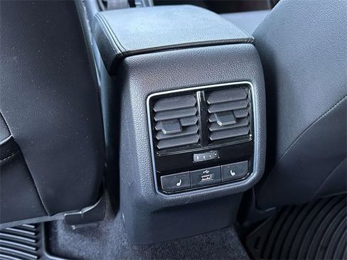 Used 2017 Volkswagen Passat 1.8T SEL Premium image 15