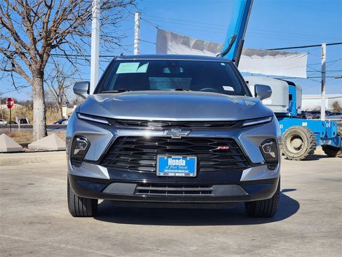 Used 2025 Chevrolet Blazer RS image 2