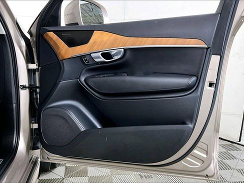 Used 2024 Volvo XC90 B6 Plus w/ Protection Package image 24