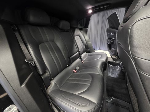 Used 2018 Maserati Levante GranSport image 40