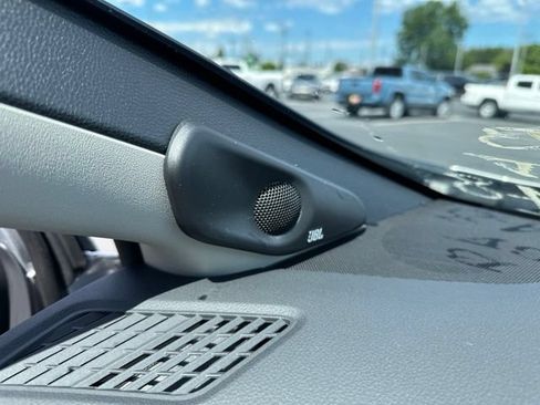 New 2026 Toyota Prius Plug-In Hybrid FWD image 19